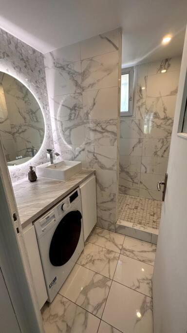 Appartement 3 Chambres + Parking A Lyon 7 ภายนอก รูปภาพ